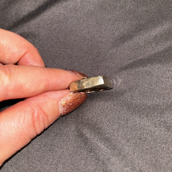 Square sterling silver size 8 square hammered ring - Picture 5 of 5